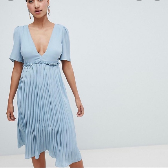 ASOS— Boohoo midi plunge dress - Picture 2 of 8